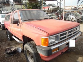 1986 T.TRUCK SR5 RED EXTRA CAB 2.4L TURBO AT 4WD Z18010